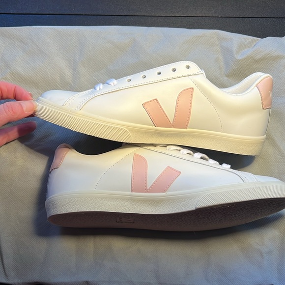 VEJA Esplar Leather Sneaker - Picture 2 of 6